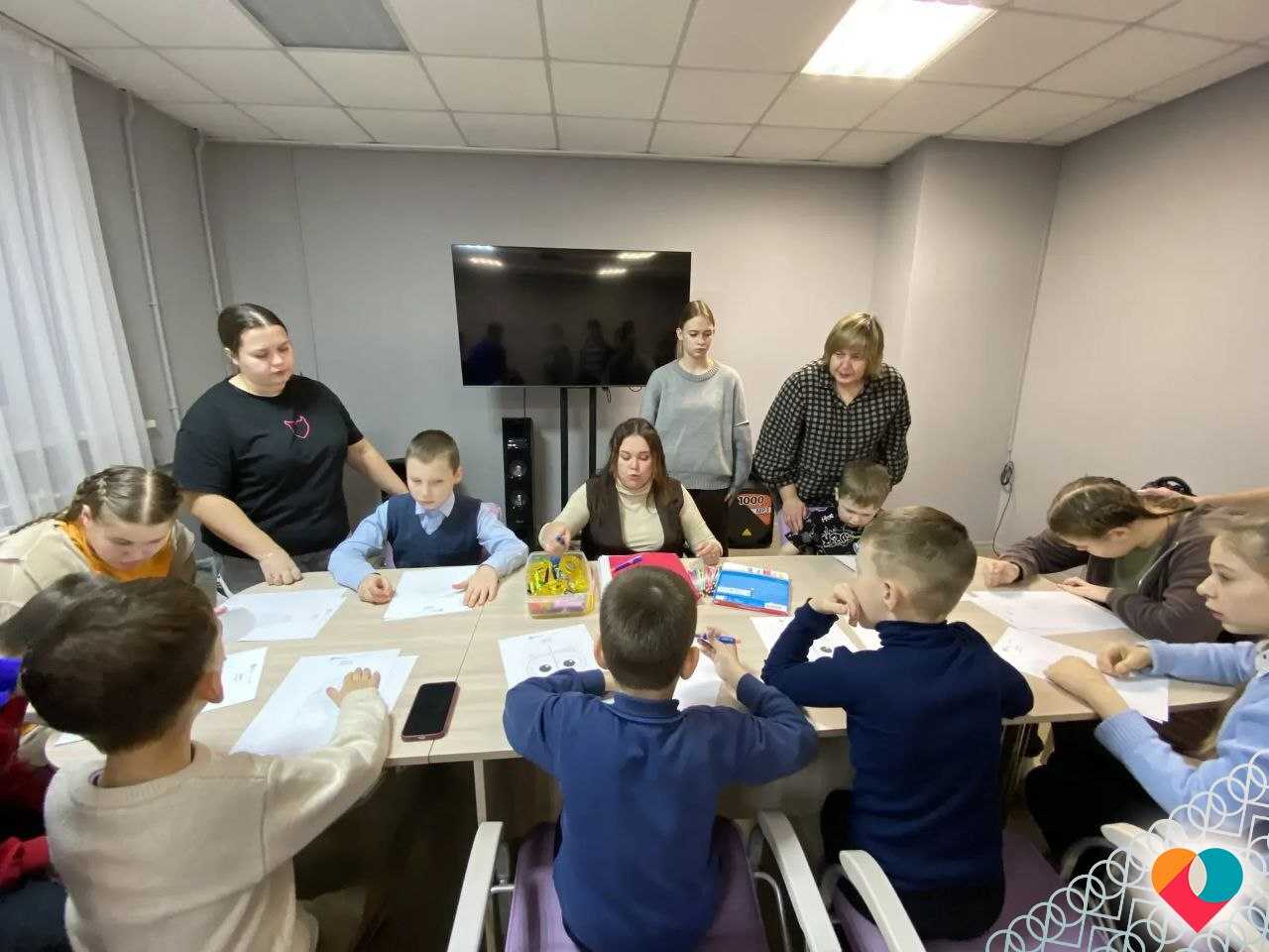 МАСТЕР-КЛАСС ПО КАЛЛИГРАФИИ ДЛЯ ОСОБЕННЫХ ДЕТЕЙ ПРОШЕЛ В ЦЕНТРЕ «МАТРЕШКА»