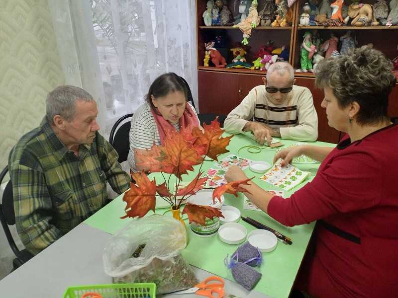 Для тех, чью осень не покинула весна!