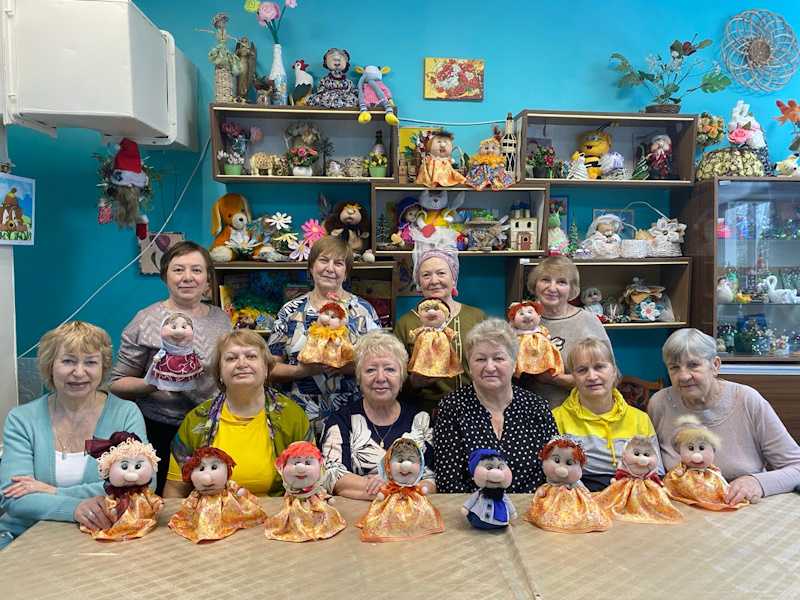 Изготовление куколки-домовенка