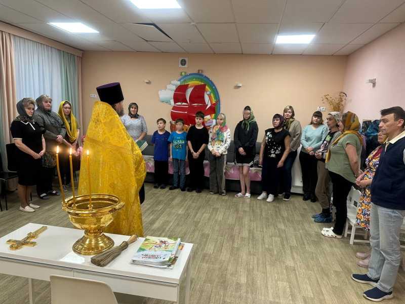 Посещение учреждения настоятелем церкви