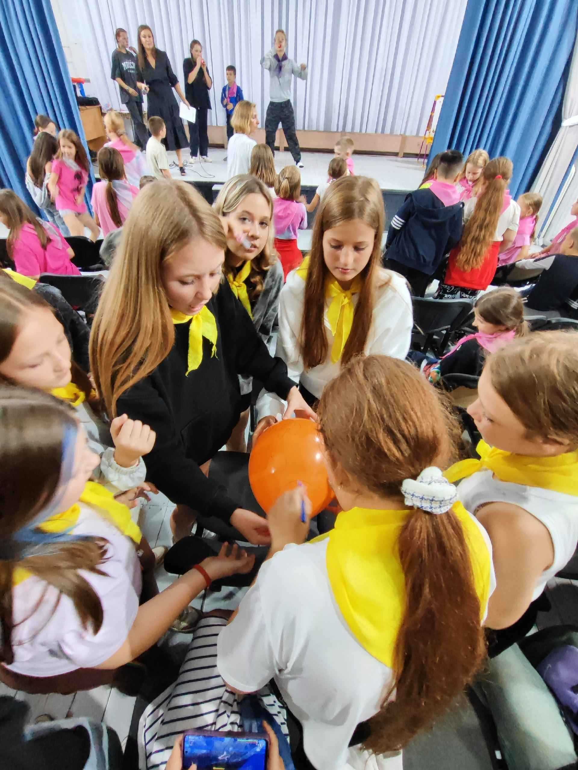 День Левшей