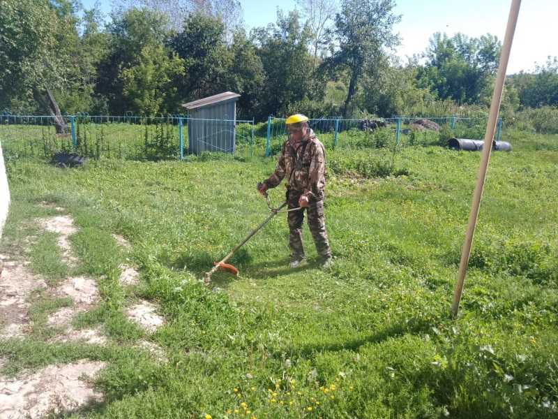 Поддержка частоты и порядка территории учреждения.