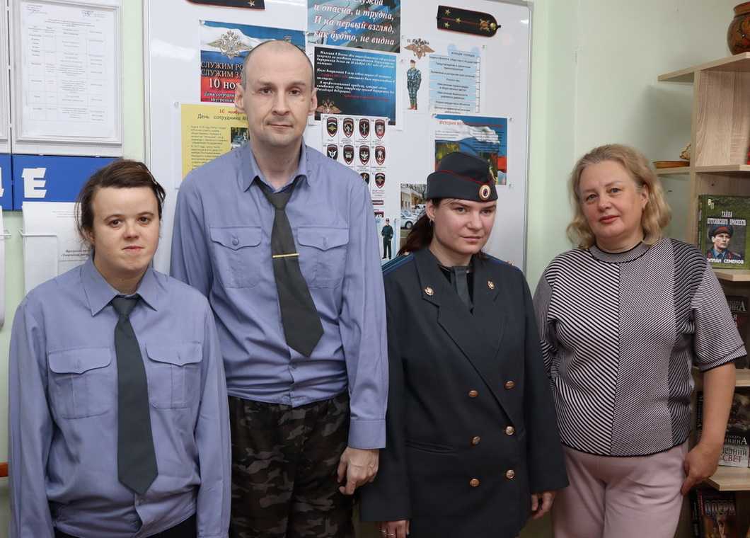 Беседа и тематическая выставка «Наша служба и опасна и трудна», посвященная празднованию Дня сотрудников органов внутренних дел.