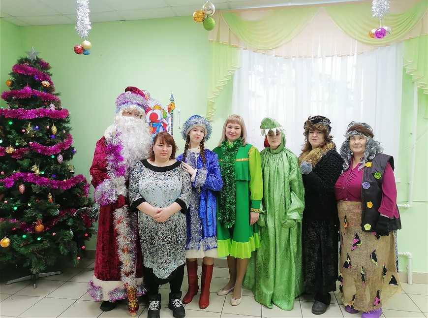 Театрализованное представление  «Проказы Бабы Яги и Кикиморы». 