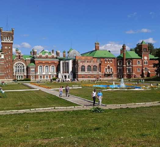 Экскурсионная поездка в замок Шереметьево и  озеро Светлояр