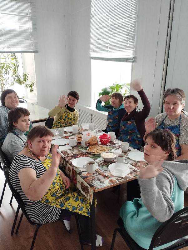 Испекли блинов