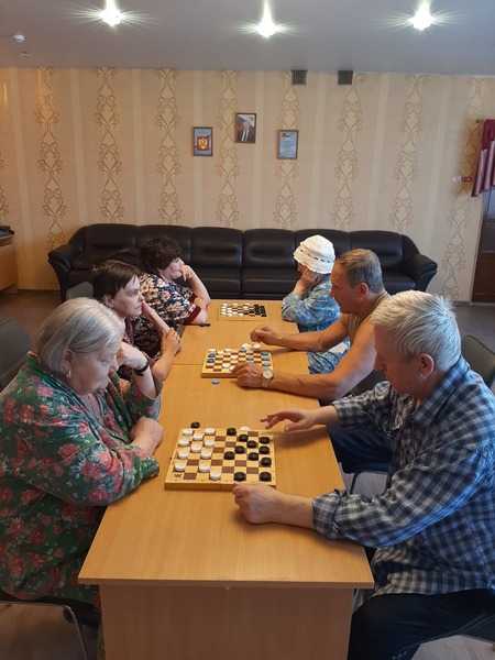 Шашечный турнир среди получателей социальных услуг.
