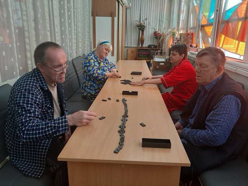 Занятие с настольными играми.