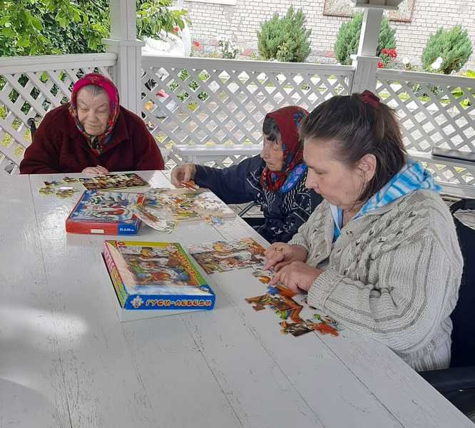 Занятие с настольными играми.