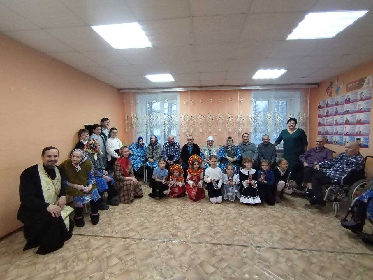 Рождественское посещение дома‑интерната: радость, молитва и тепло сердец 