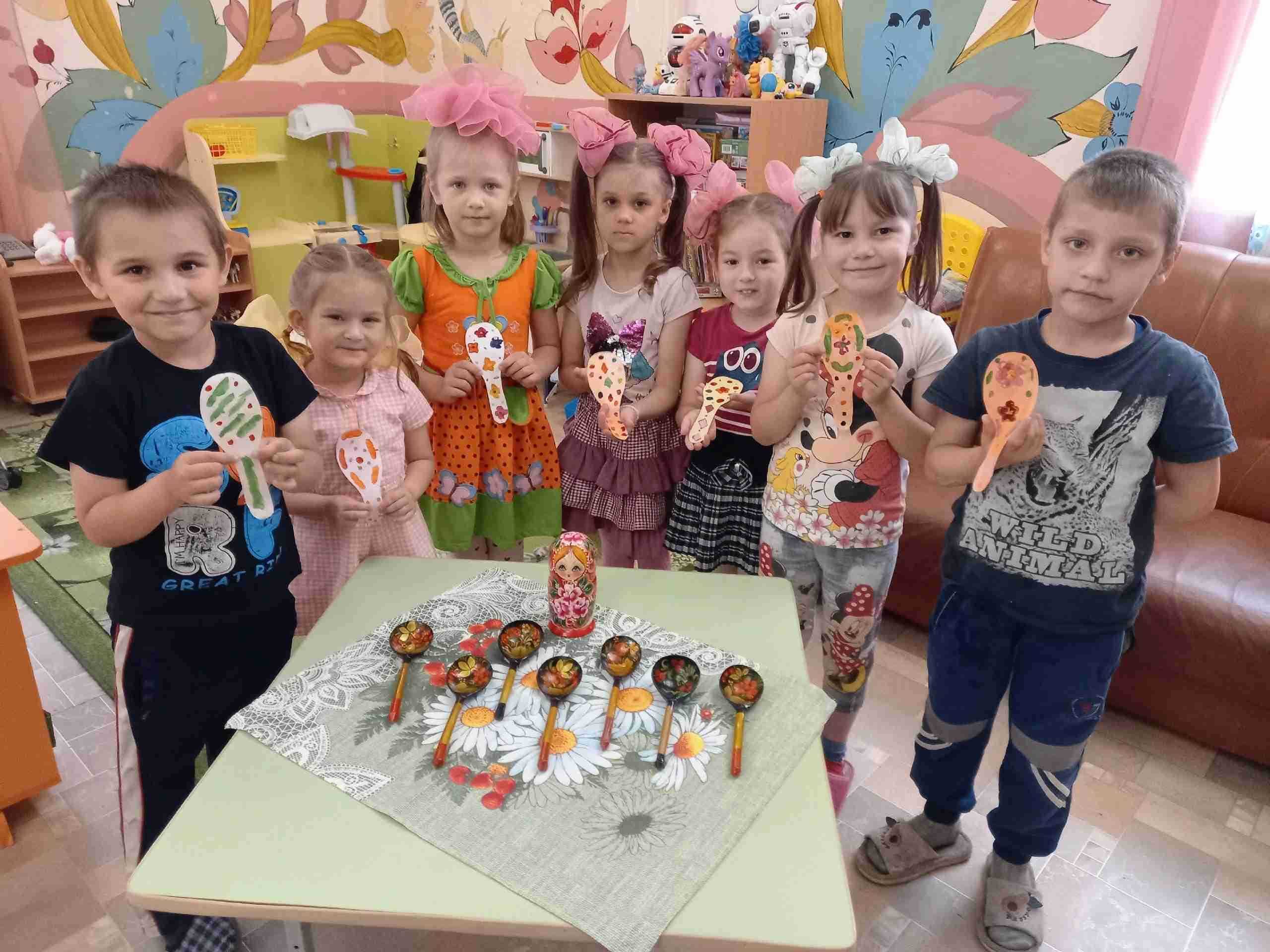 Малыши узнали историю возникновения деревянной ложки 