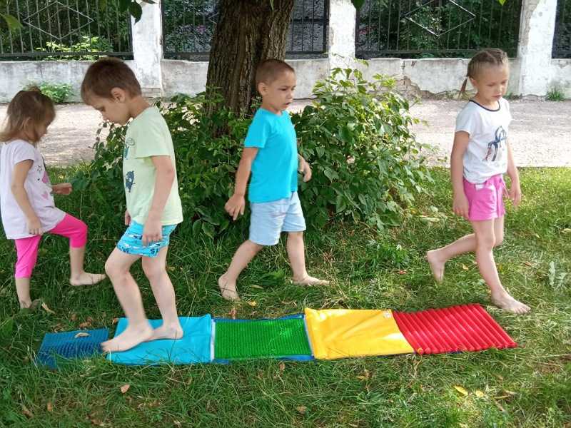 Солнце, воздух и вода закаляют нас всегда