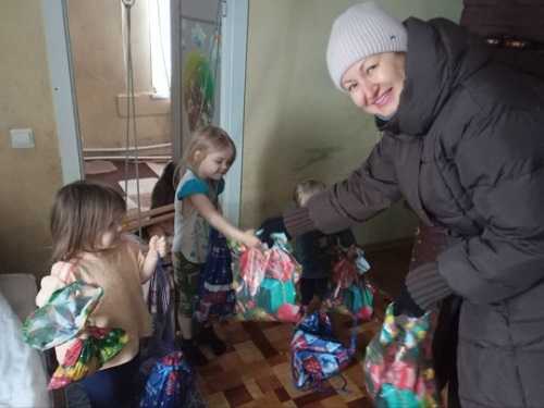 «Облачко» заботы в преддверии Нового года: комплексная поддержка семей в Уренском округе 