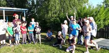 В первый день заезда с ребятами, находящимися в лагере проведено праздничное развлекательное мероприятие, посвященное Дню молодежи!