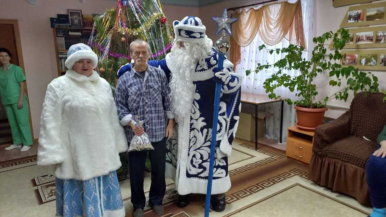 Поздравление Деда Мороза и Снегурочки!