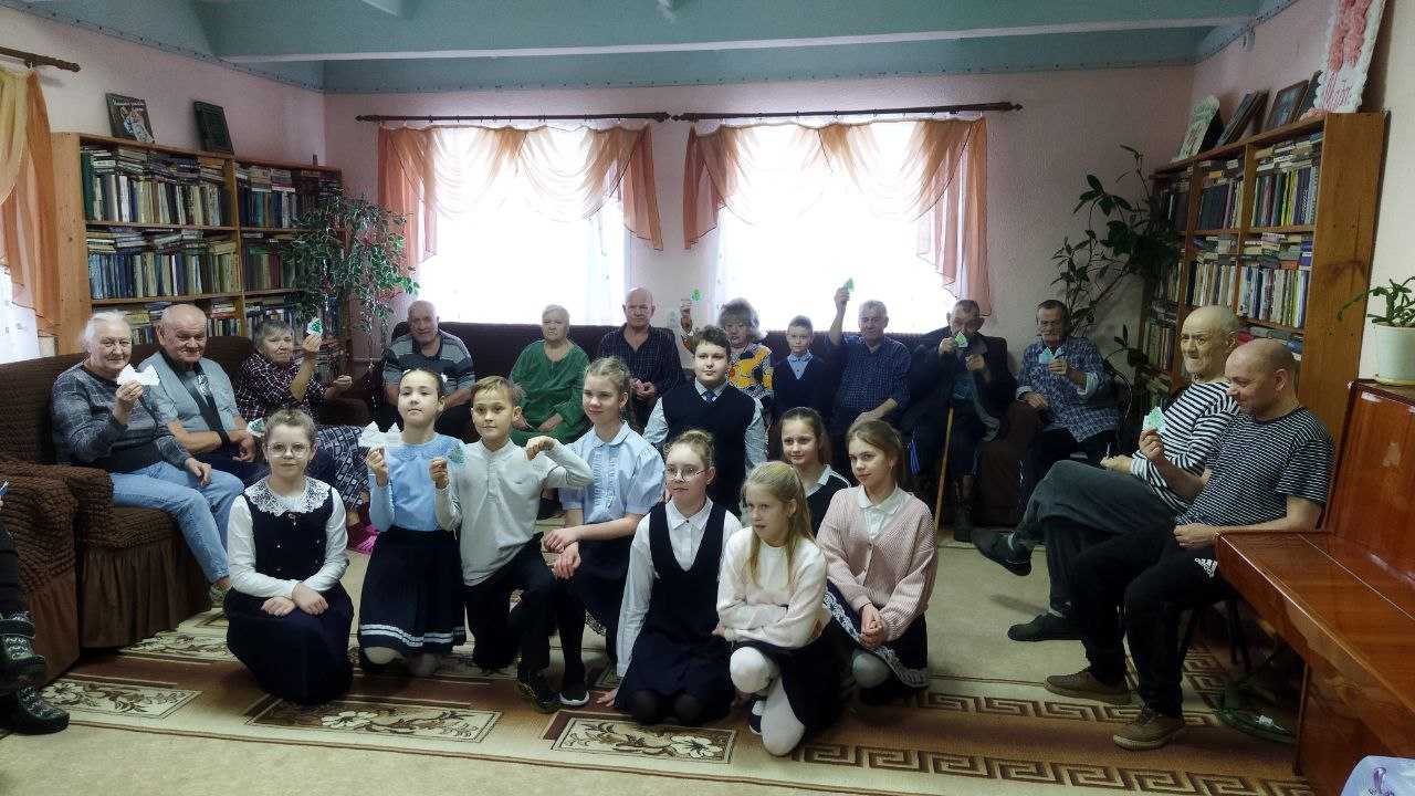 Поздравление продолжаются.