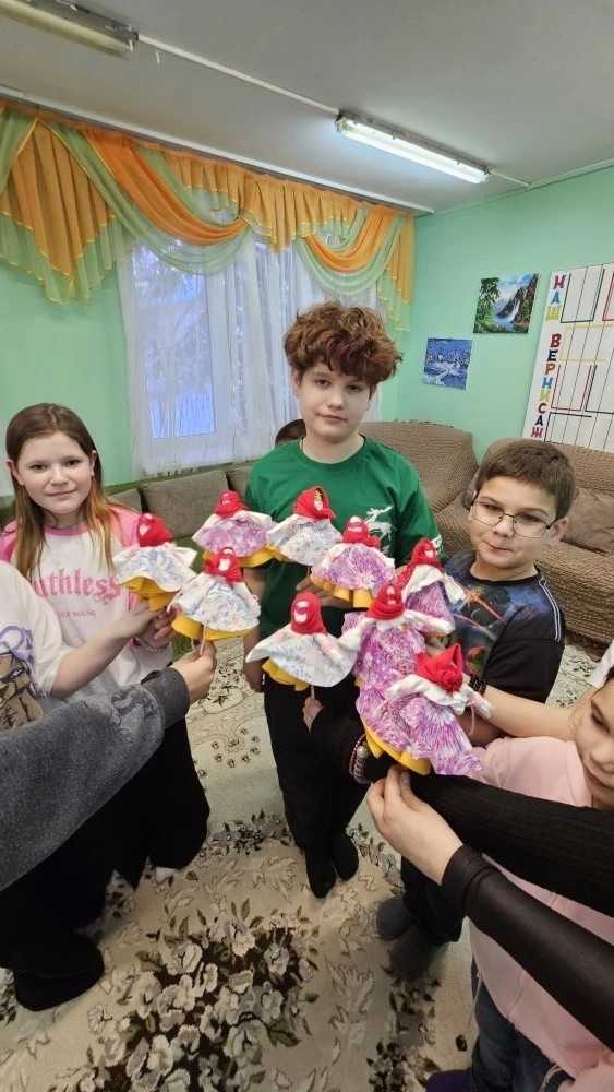 Солнышко в руках: мастерим «Куклу-Хороводницу»!