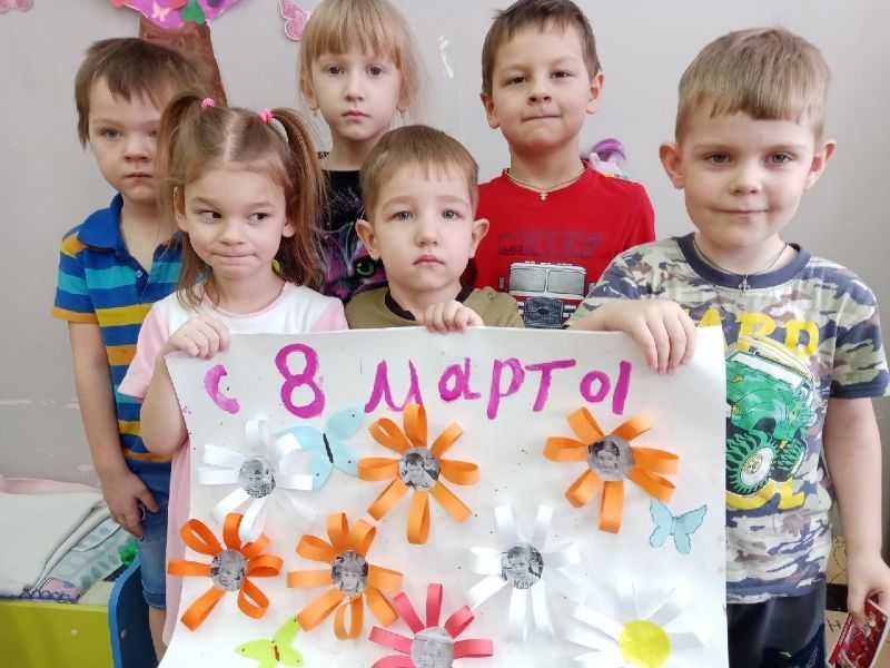 Желаем в день 8 марта Тепла, любви, подарков ярких, Комплиментов и цветов, Много много тёплых слов!