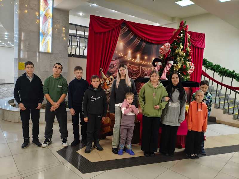 ПРИКЛЮЧЕНИЯ ЕЛОЧНЫХ ИГРУШЕК