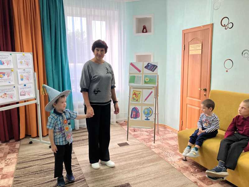 НЕЗНАЙКА В ГОСТЯХ У РЕБЯТ