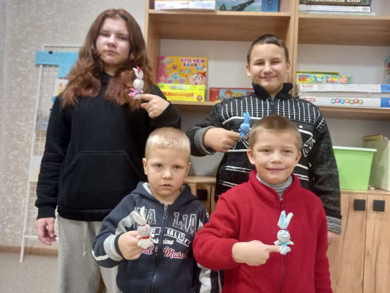 Мастер-класс «Зайчик на пальчик»