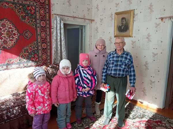 Вручение памятных медалей 