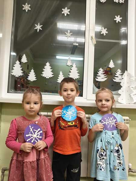 Снежинки из пластилина