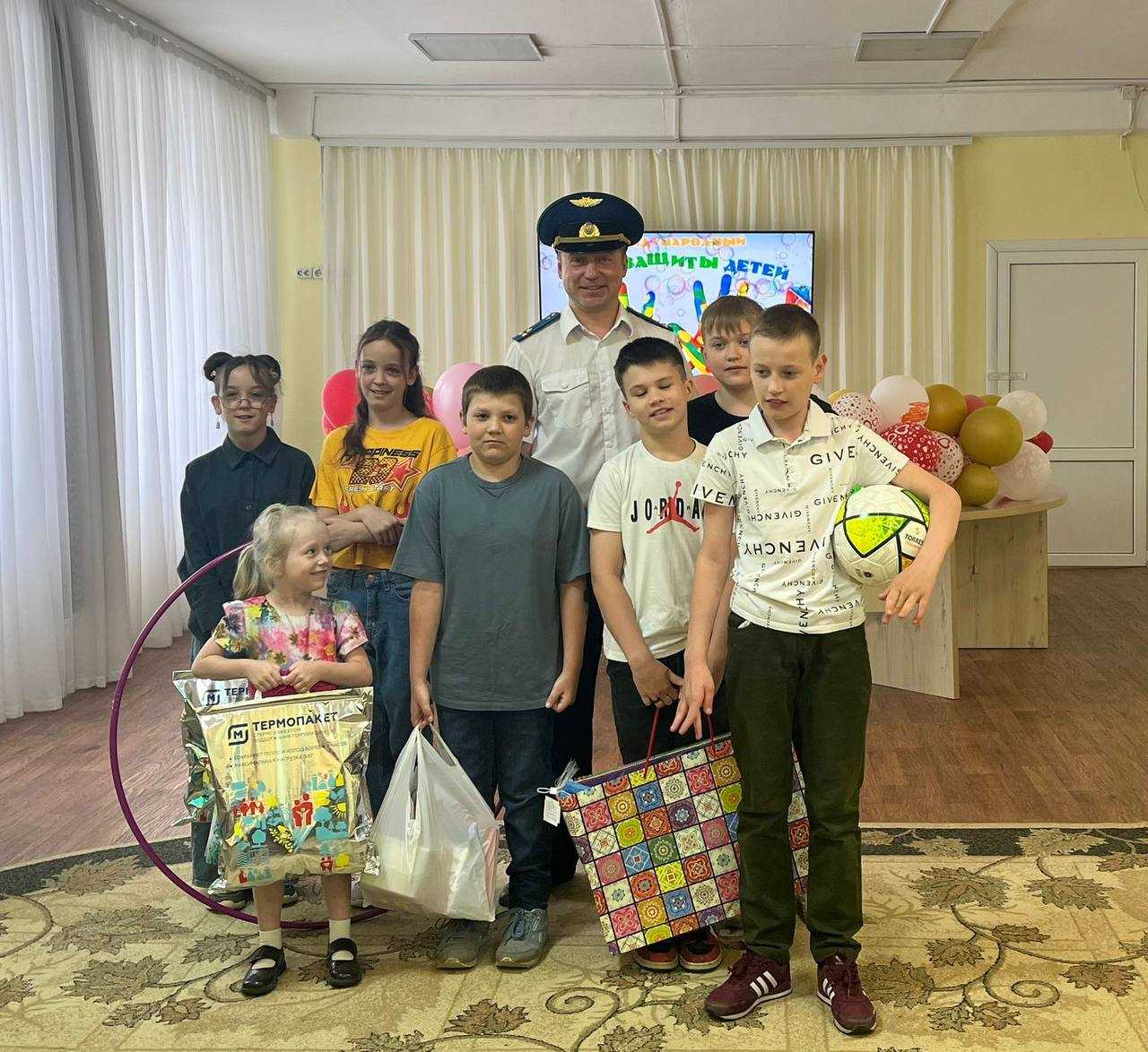Поздравление от Выксунской городской прокуратуры к международному дню защиты детей