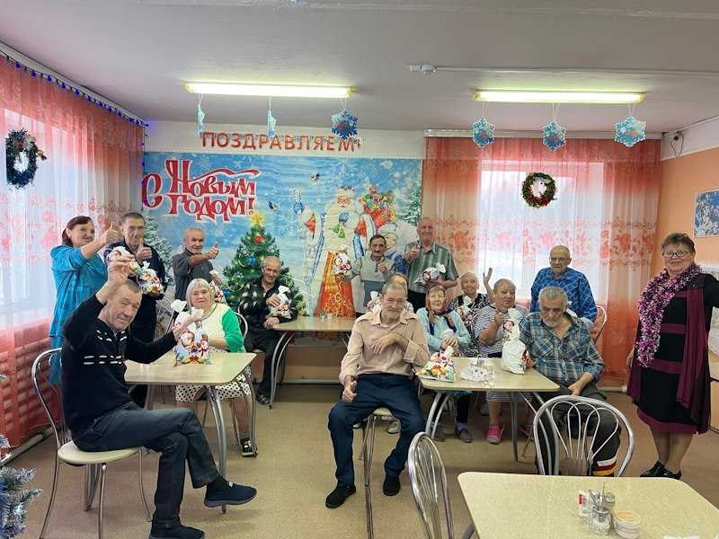 Новогодний огонек для людей старшего поколения 