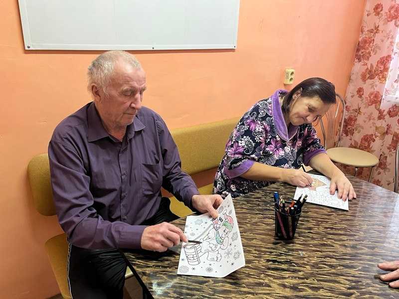 Увлекательные занятия с пожилыми жителями.