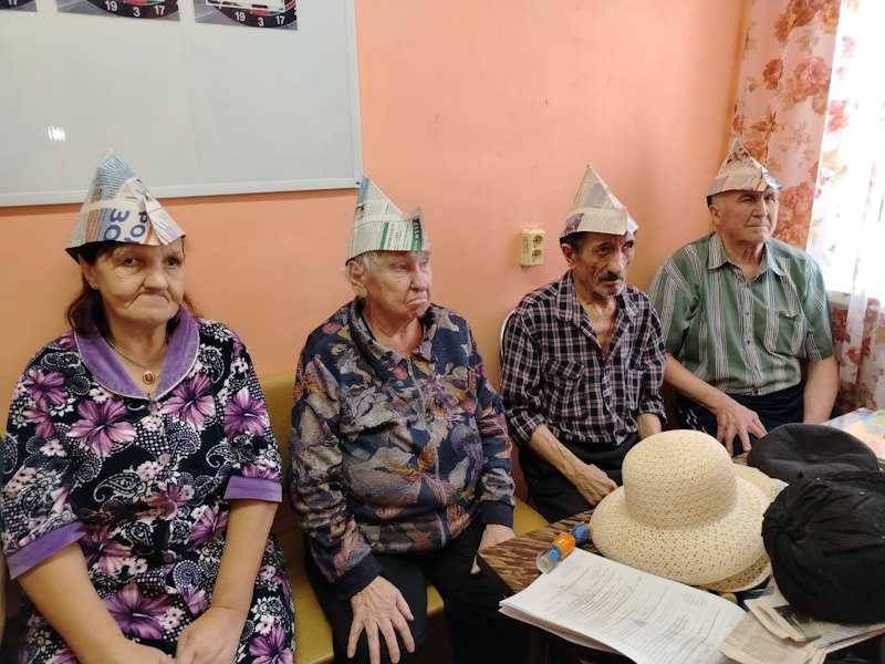 В нашем доме-интернате для бабушек и дедушек прошло развлекательно — познавательное мероприятие «Все дело в шляпе!»