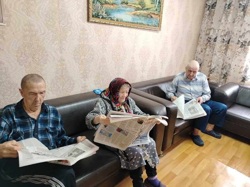 Четверг. «Обзор недельной прессы».