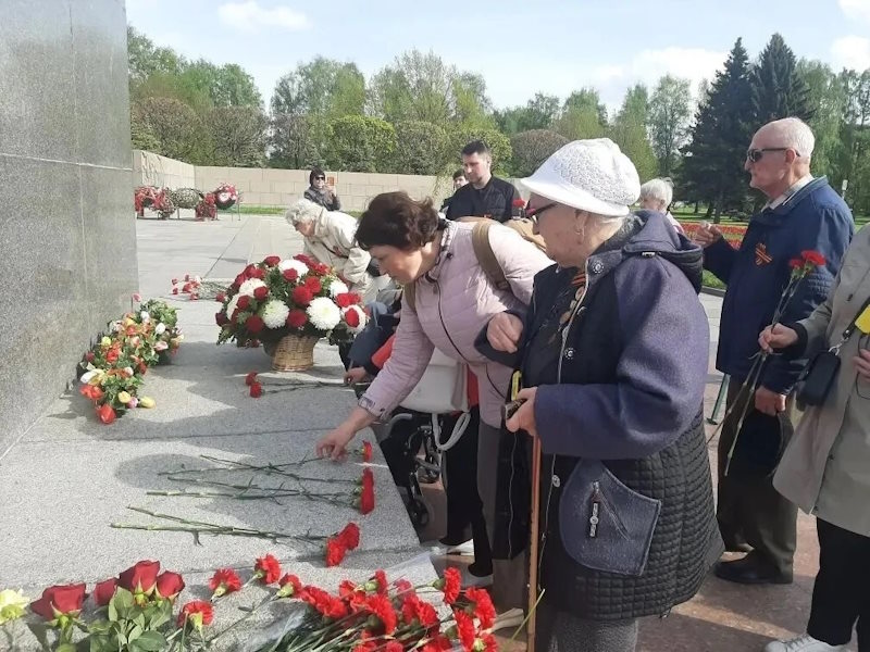 Нижегородцы — жители блокадного Ленинграда вернулись домой из поездки в Санкт-Петербург.