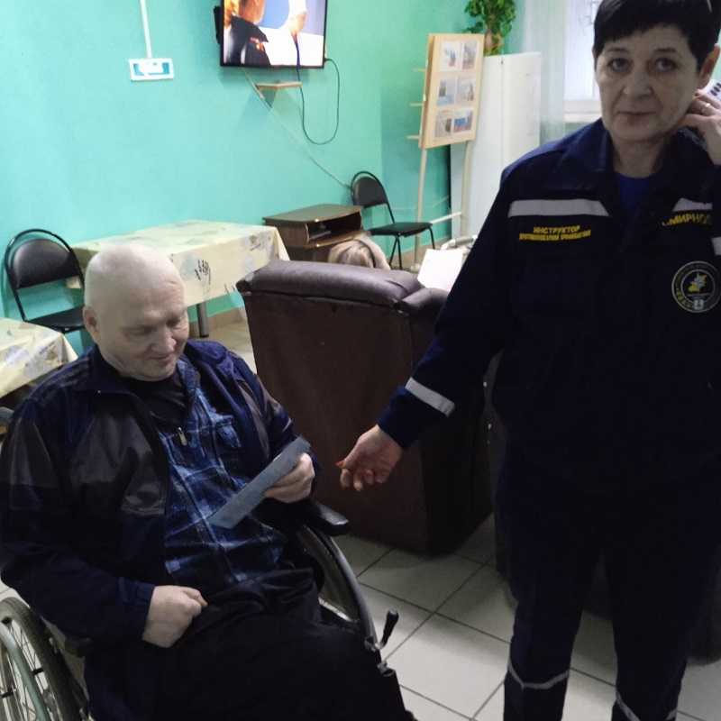 : «Осторожное обращение с электроприборами» и «Курение в специально отведенных местах»