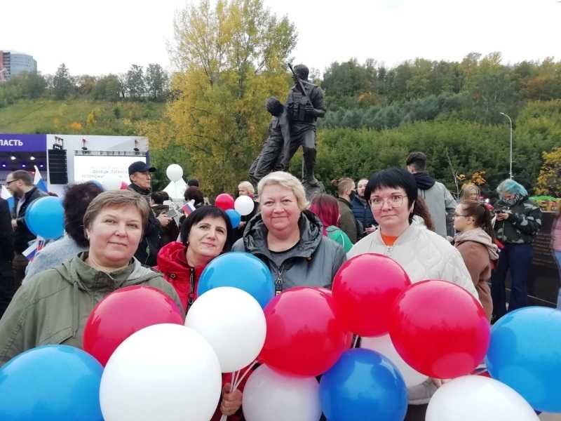 Концерт-митинг «Своих не бросаем!»