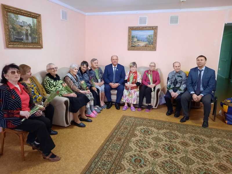 Поздравление с 8 Марта депутата Государственной Думы Анатолия Фёдоровича Лесуна