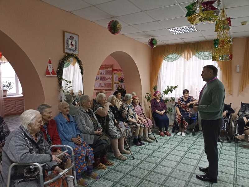 Сегодня у нас прошёл праздник! Проживающие нашего дома-интерната получили новогодние поздравления и пожелания от сотрудников ГБУ Нижегородский дом-интернат