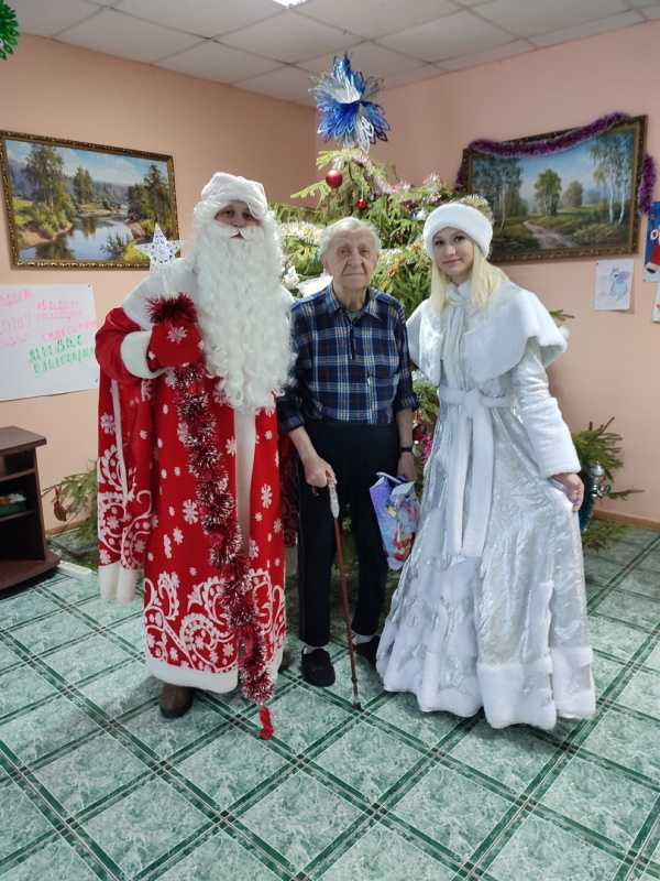 В прежние времена каждый человек знал, что 30 января отмечают День Деда Мороза и Снегурочки.