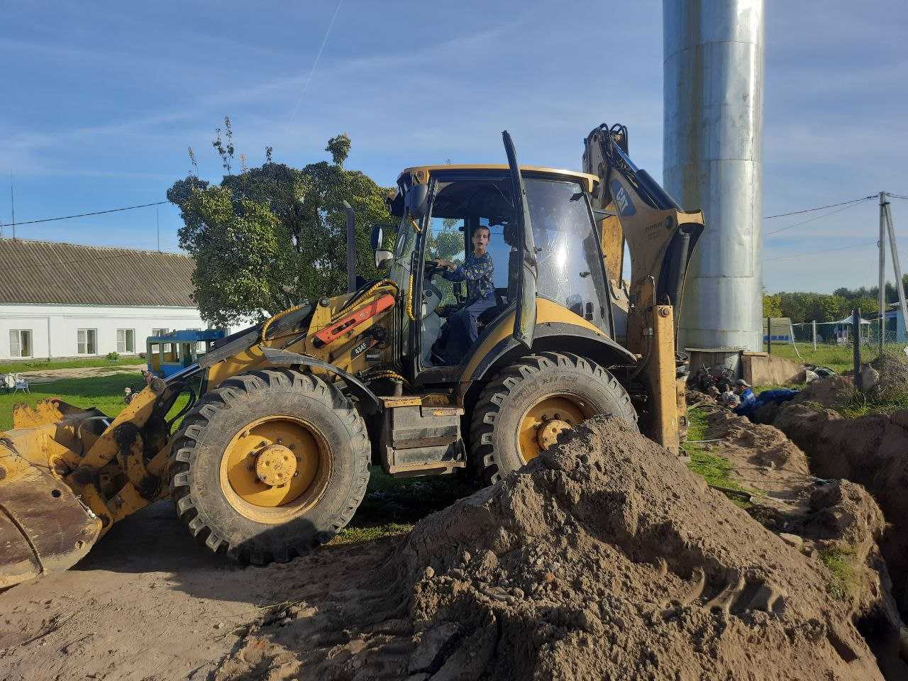 Интересное знакомство.