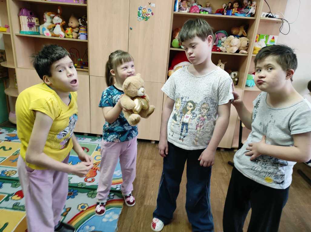 ЭТИКЕТ С МАЛЫХ ЛЕТ