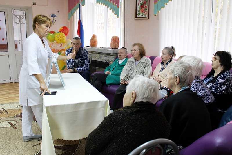 Беседу с проживающими провела врач-эндокринолог Шамова С.А. из ГБУЗ НО