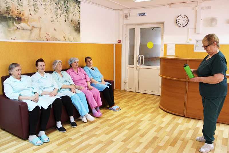 Беседа с обслуживающим персоналом на тему: