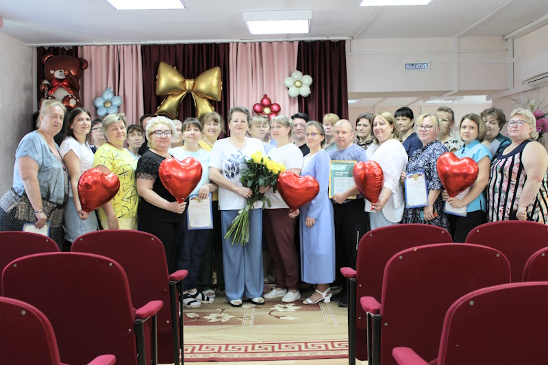Поздравдение с Днем социального работника!